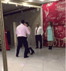 爱她就给她来个过肩摔