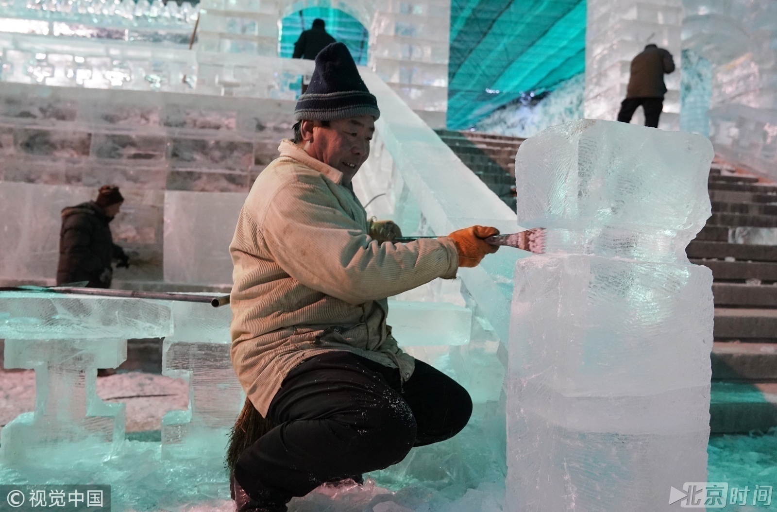 届时将有几位国内外冰雕大师在这里完成奇思妙想的冰雪雕刻作品