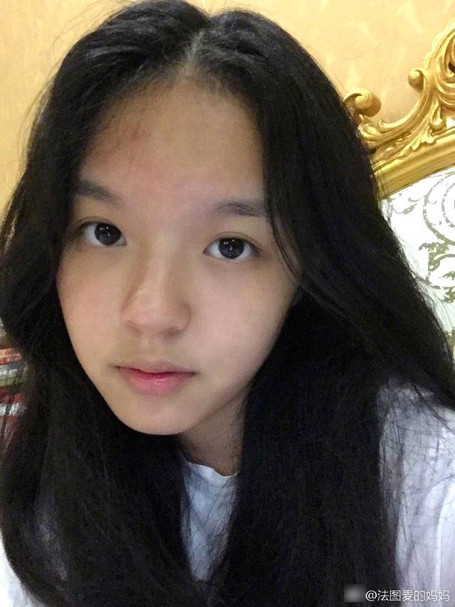 李咏女儿自拍.(资料图)