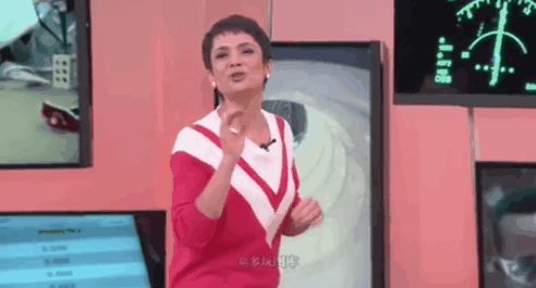 搞笑gif:妹子居然被区区一只鸡虐成这样子,怕是从没进