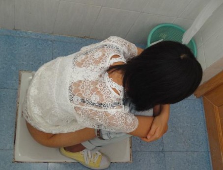 日本一男子在其经营的补习班女厕所内私自放置摄像头进行偷拍,6年内