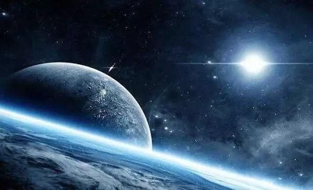 当银河系和仙女系几千亿恒星大碰撞之时,我们在夜幕中