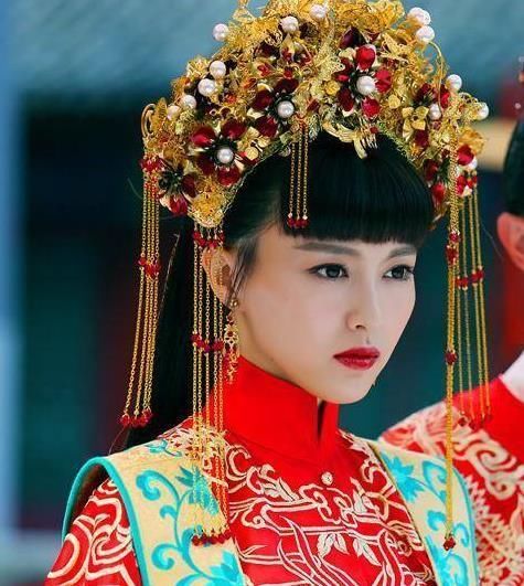 八大女神穿嫁衣,安以轩最特别,热巴最惊艳,景甜和杨幂