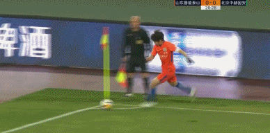 山东鲁能今夜扬眉吐气!塔尔德利再现神级表现!10人国安败走济南