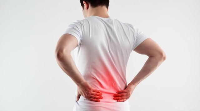 患有腰突症!专家推荐3个方法,快速帮你缓解腰疼腿疼!