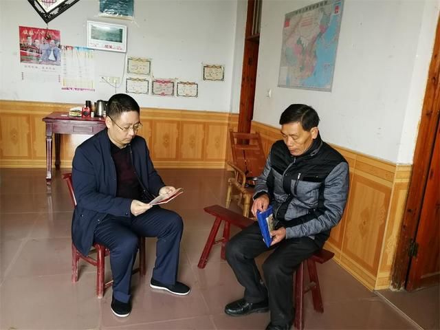 祁阳县检察院党组书记,检察长提名人选程晖带队走访贫困村