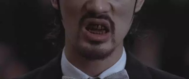 《功夫》中的斧头帮老大