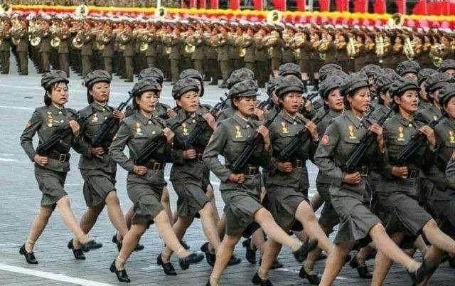 各国女兵大对比,菲律宾女兵剃光头,刚果女兵最彪悍