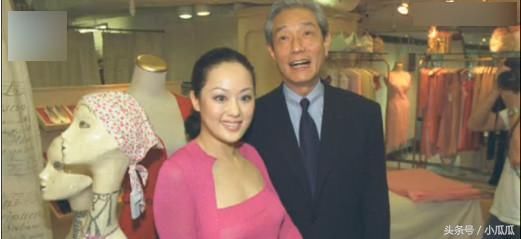 63岁寇振海和小娇妻近照,8岁儿子已是演员,感谢前妻离婚之恩