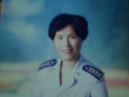 二,长女苏承业 苏承业,1944年11月在山东出生.
