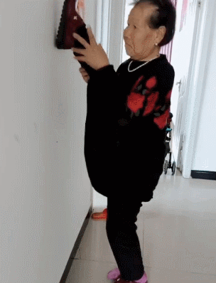 老婆婆你这些淘气你家老头知道吗!