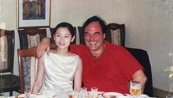 陈红近照太像倪萍,当年曾骂对方样子老,被侄女爆出家中地位