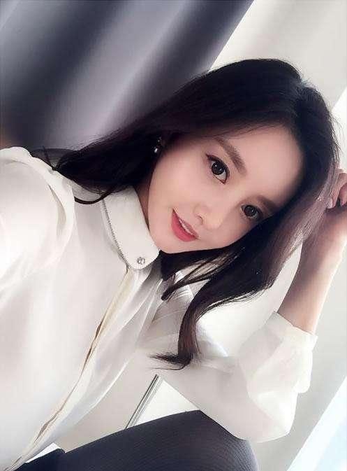 实拍美女模特的工作照,可爱性感,魅力十足!