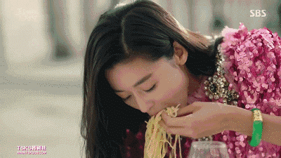 按时吃饭          我们的胃也喜欢有规律的生活,到时间就会分泌出