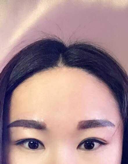 或者二把刀给你纹了一个方头眉毛,跟两把刀一样,这种眉毛难看不说