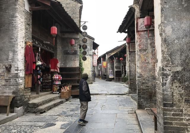 广西有个千年古镇,桂林自驾两小时,因收门票100元,游客稀少