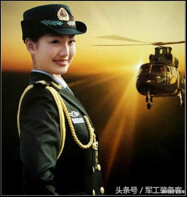 07式新军服最美女兵,靓丽女兵 军中之花 英姿飒爽 军威震撼!