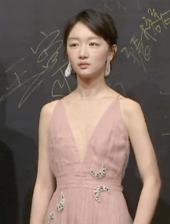 最后再来看看三朵小花当天的动图,其实感觉三个人状态都是好到爆呢,不