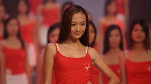 年,出演个人首部电视剧《心戒》而进入演艺圈,饰演了一名戒毒医生何茹