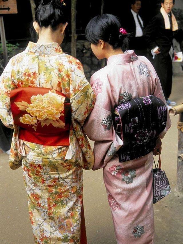 日本女人和服里真的不穿内衣?网友:原来背后藏着大阴谋啊