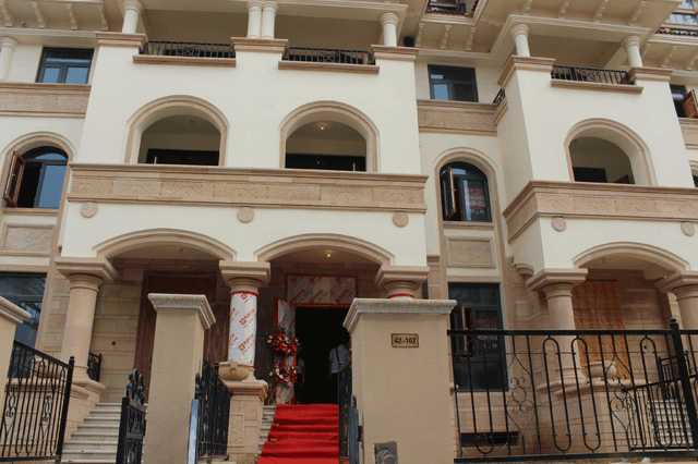 石家庄女士e站瑞府别墅装修,第一步刷墙固地固理发店家装染发具体步奏图片