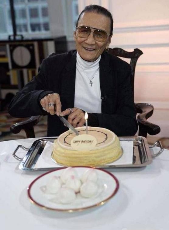 81岁谢贤亲自下厨为张柏芝做饭,引得谢霆锋不满称:不要再来了!