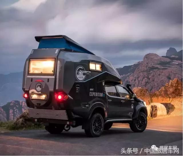 toyota hilux(丰田海拉克斯),这一经典的皮卡车型运用到房车改装上会