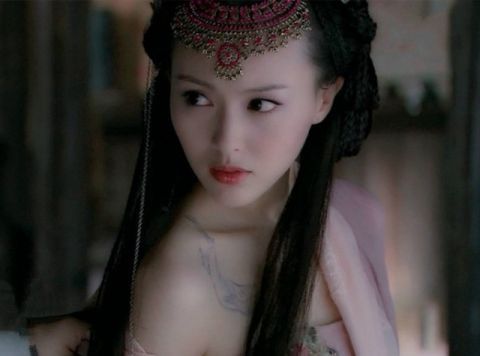 古装剧穿"肚兜"的女星:赵丽颖最丑,杨颖惊艳,而她却风情万种
