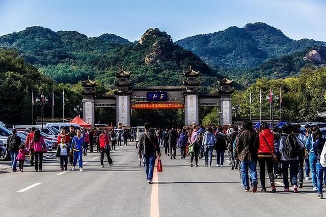 千山景区:这里地处辽宁省鞍山市东南,古称积翠山,又名千华山,千顶山