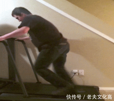 搞笑gif: 就你这动作,我保证你们赢定了