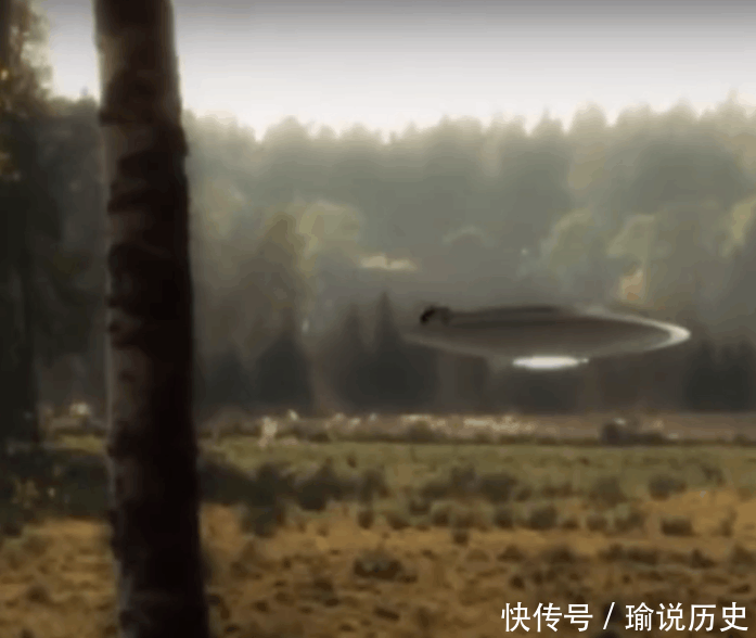 原始森林发现"ufo"战舰, 疑似外星人在捕食动物充饥