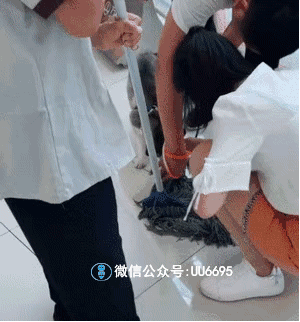 搞笑gif动图:偷看到老公的一幕,他一定是不爱我了!