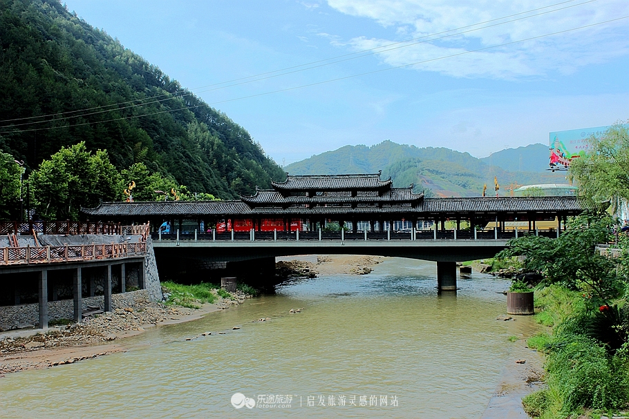 景宁廊桥如"初月出云,长虹饮涧"