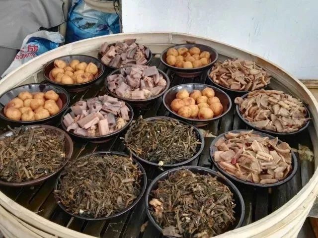 今日,丹江口这个地方人山人海,赏美景,观汉唐婚礼,品传统美食……你来