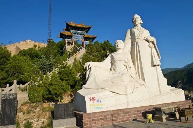 绵山介子推和母亲雕像,中国"孝"文化的发源地▼