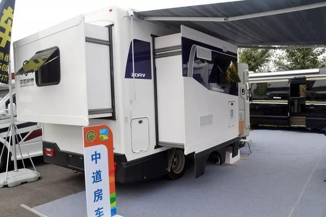 岂止于创新,细节之处更显心意,中道进口依维柯三拓展房车