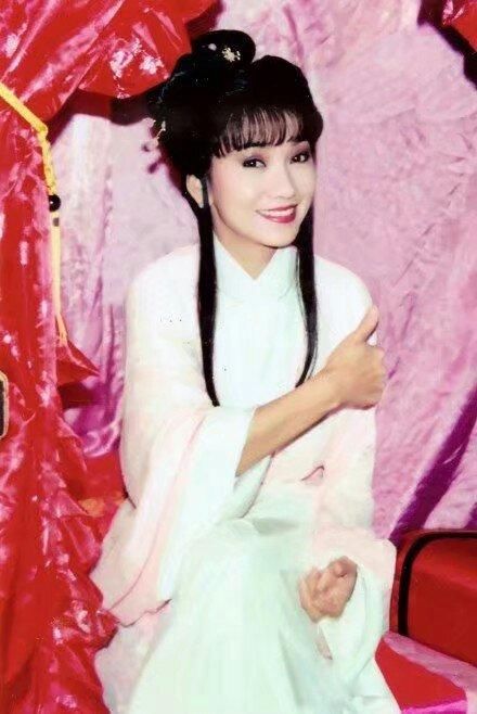 《新白娘子传奇》媚娘为什么选择城隍山脚下穷人家投胎呢