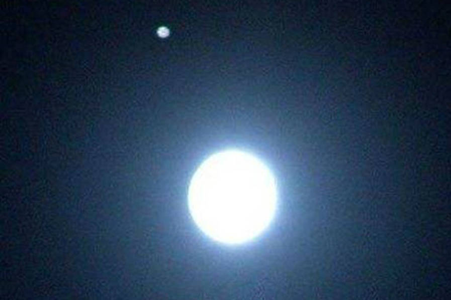 今夜木星伴月 天空将上演"星月童话"