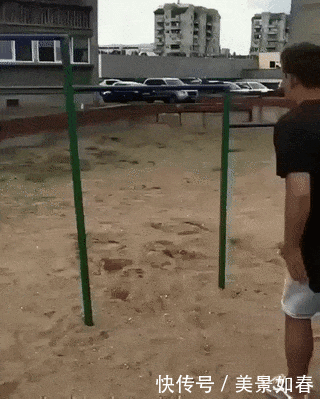 搞笑gif,大哥,你确定女人的心脏是在那里?