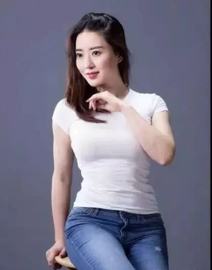 疑似女主角蒋聘婷海量性感照曝光,是刘强东性侵还是女