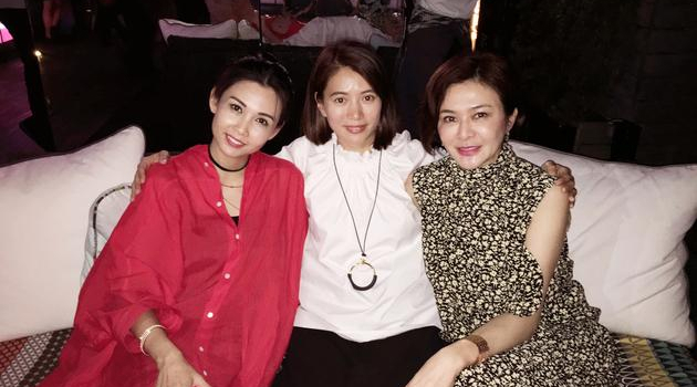 女神再聚首!袁咏仪左拥右抱关之琳邱淑贞