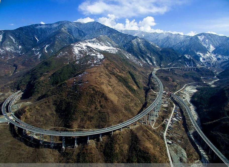 "蜀道难,难于上青天",为了探索川藏高速公路建设的可行方案,四川雅安