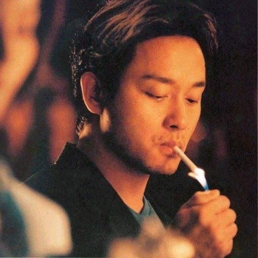 想看张国荣的电影容易吗?荣迷感叹"要先打断腿"才能进