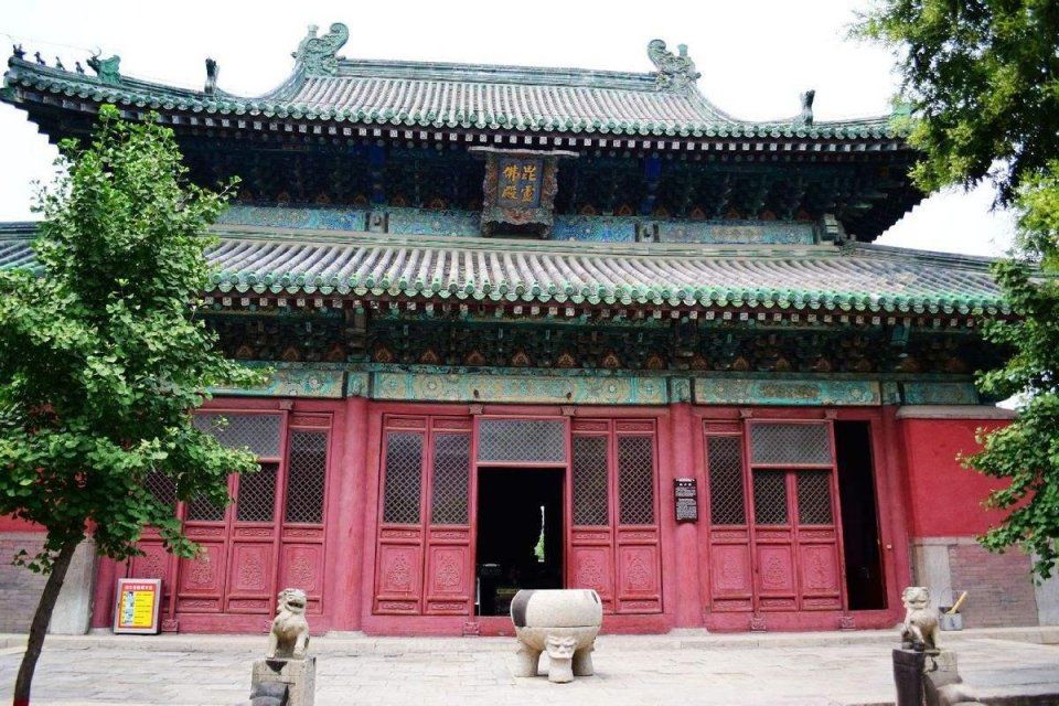 隆兴寺:位于石家庄市正定县城东门里街,是国内现存时代较早,规模较大