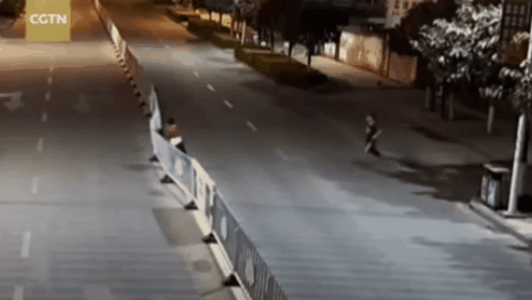 搞笑gif:如果找这种男朋友,还真不如单身好