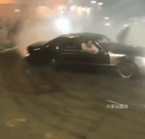 看到老犯人,以后不敢皮了 搞笑gif:把这招硬核磨皮传授给女朋友,给