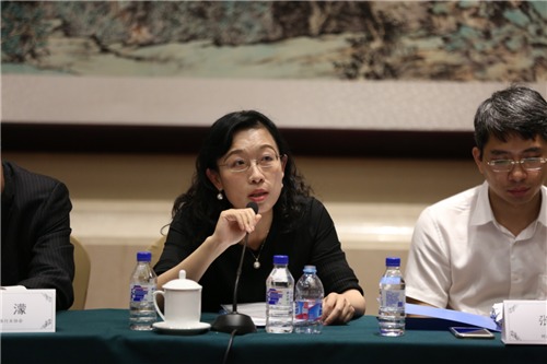 财政部税政司张薇薇副处长授课并参加政策座谈