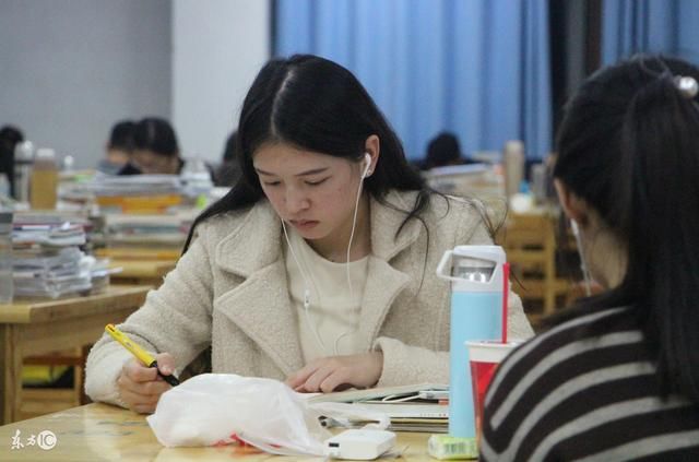 2018硕士研究生:复试考什么?怎么着装?个人简历-北京时间