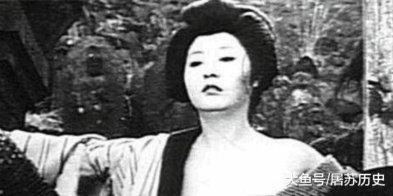 那就是对她们运用"生孩子"这一刑罚,"生孩子"就是用一种充气工具,给