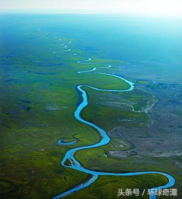 俯视大地上最蜿蜒曲折的河流丨发现中国最弯曲的河流之美